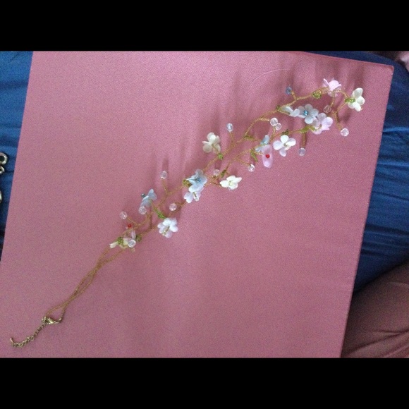 Hand made one of a kind flower bead necklace - Picture 2 of 3